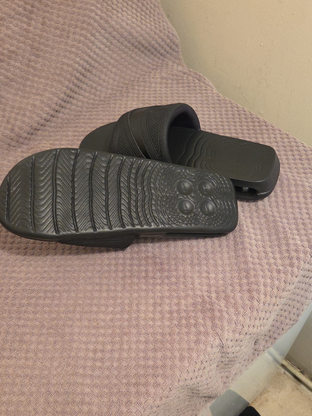 Mens Slides - Picture 4 of 4